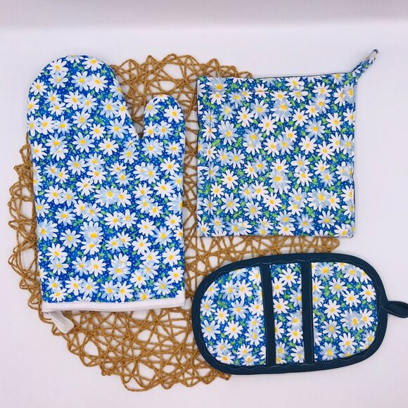Handmade Potholder, Mitt, Finger Hotpad Set, Gift  Set, Blue Daisy Print - Picture 4 of 11